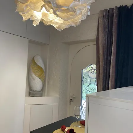 Daire Picasso Walk Cosy Charm In Heart Of Old Town Ac And Wifi