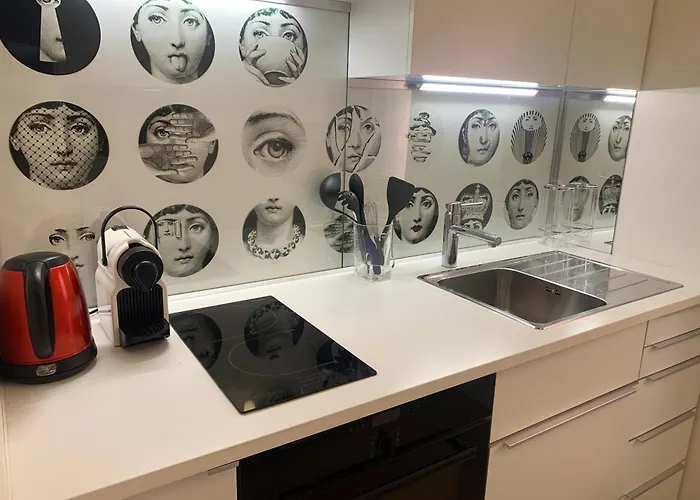 公寓 Picasso Walk Cosy Charm In Heart Of Old Town Ac And Wifi