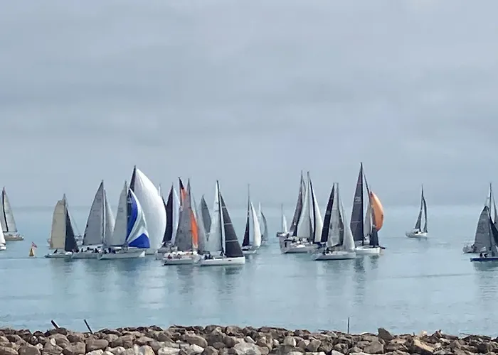 Picasso Walk Cosy Charm In Heart Of Old Town Ac And Wifi 昂蒂布