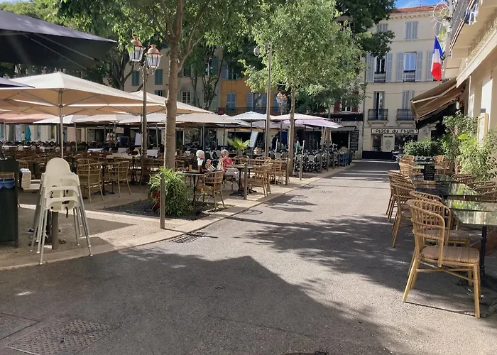 Picasso Walk Cosy Charm In Heart Of Old Town Ac And Wifi 昂蒂布