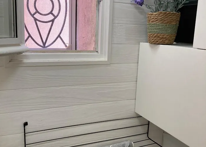 公寓 Picasso Walk Cosy Charm In Heart Of Old Town Ac And Wifi 昂蒂布