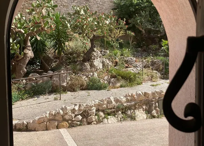 Picasso Walk Cosy Charm In Heart Of Old Town Ac And Wifi 昂蒂布