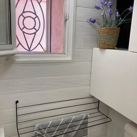 아파트 Picasso Walk Cosy Charm In Heart Of Old Town Ac And Wifi 앙티브