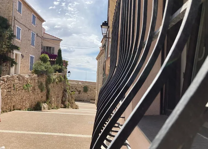 Daire Picasso Walk Cosy Charm In Heart Of Old Town Ac And Wifi